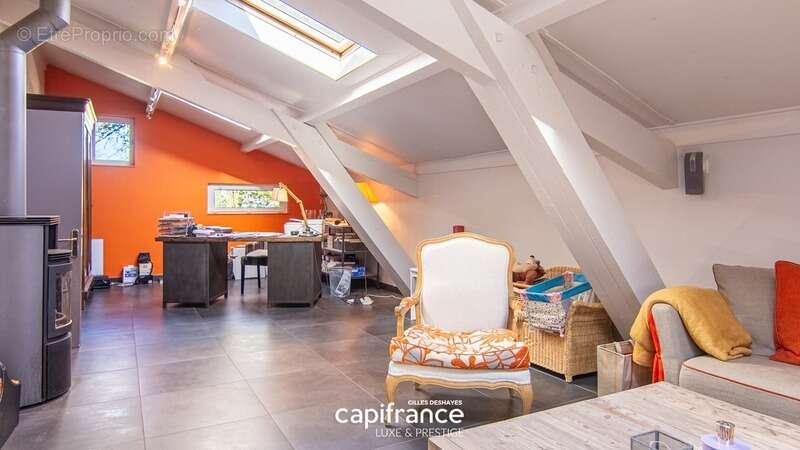 Maison à MONTMERLE-SUR-SAONE