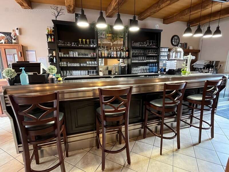 Commerce à PERRECY-LES-FORGES