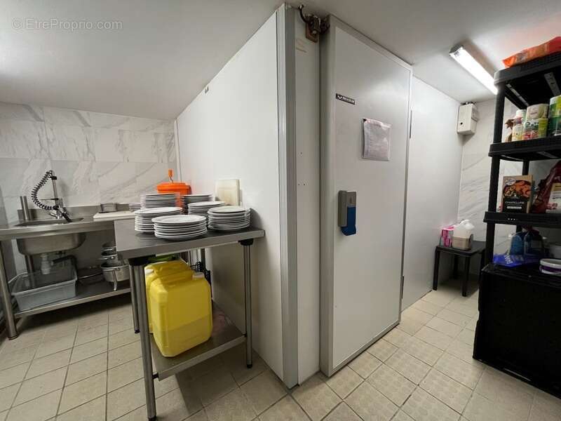 Commerce à PERRECY-LES-FORGES