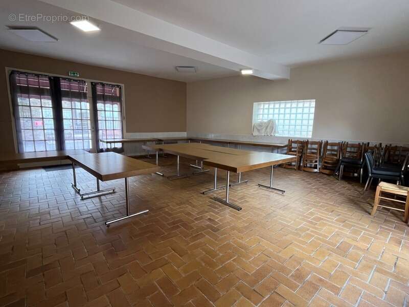 Commerce à PERRECY-LES-FORGES