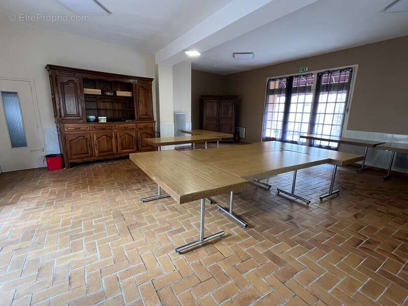 Commerce à PERRECY-LES-FORGES