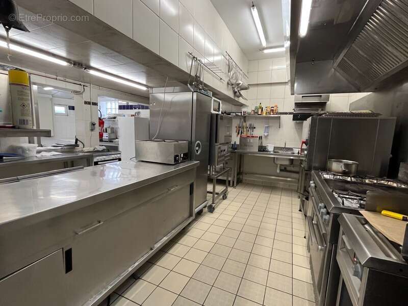 Commerce à PERRECY-LES-FORGES