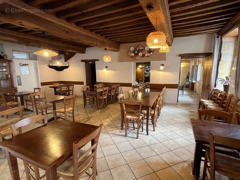 Commerce à PERRECY-LES-FORGES