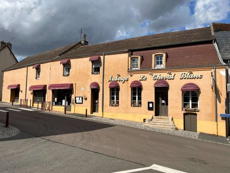 Commerce à PERRECY-LES-FORGES