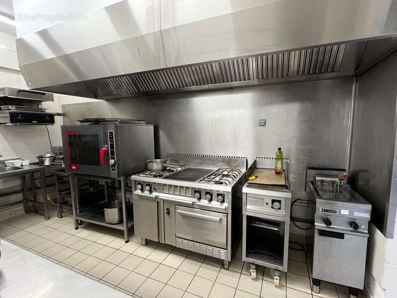 Commerce à PERRECY-LES-FORGES