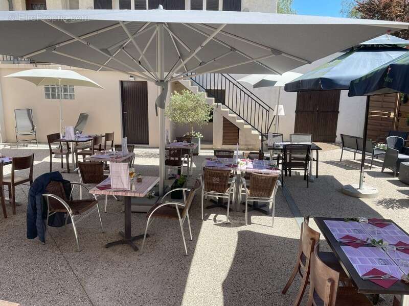 Commerce à PERRECY-LES-FORGES