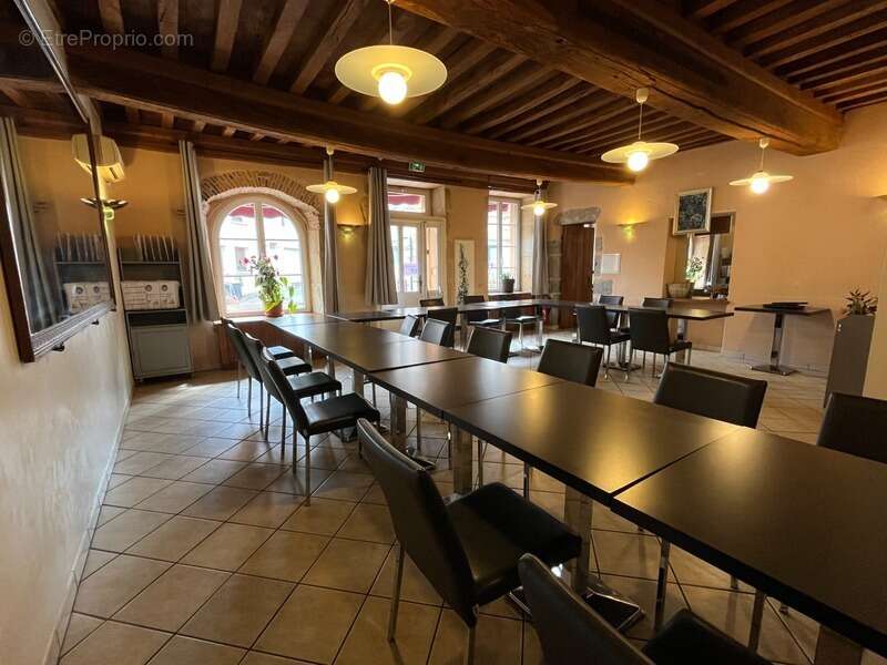 Commerce à PERRECY-LES-FORGES