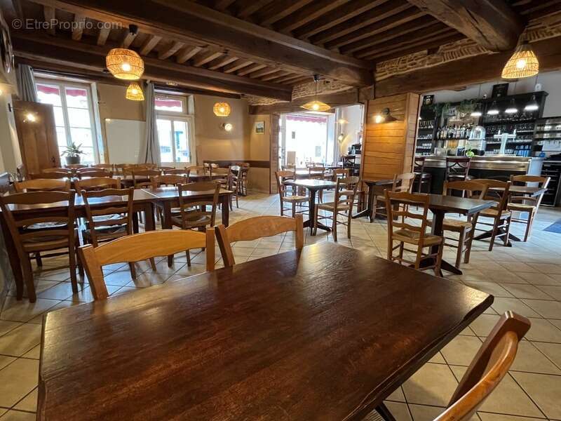 Commerce à PERRECY-LES-FORGES