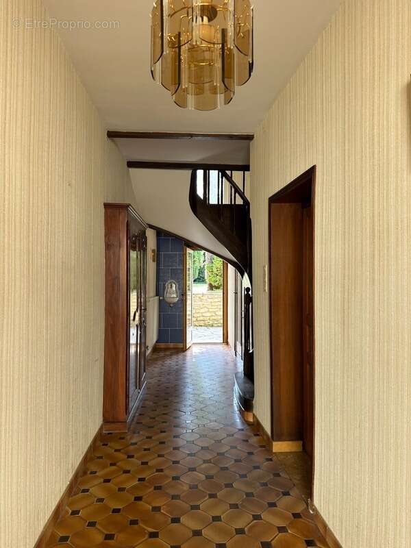 Maison à LE PUY-NOTRE-DAME