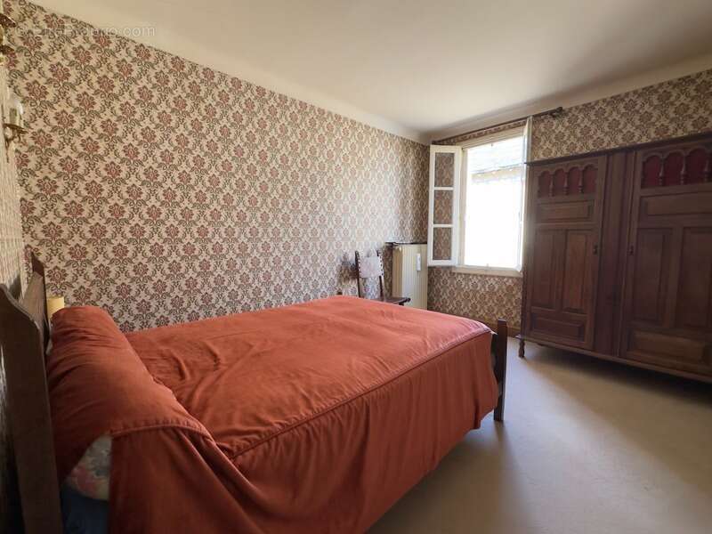 Maison à LE PUY-NOTRE-DAME