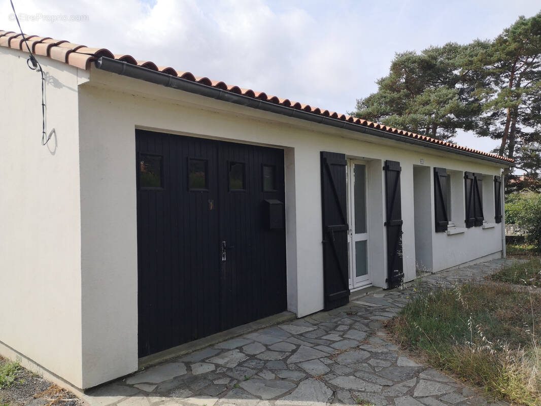 Maison à LES HERBIERS