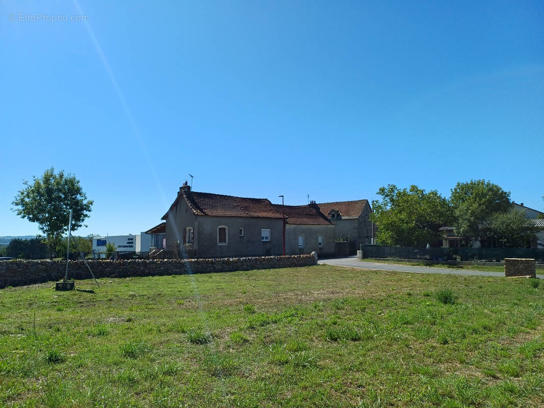 Terrain à VILLENEUVE