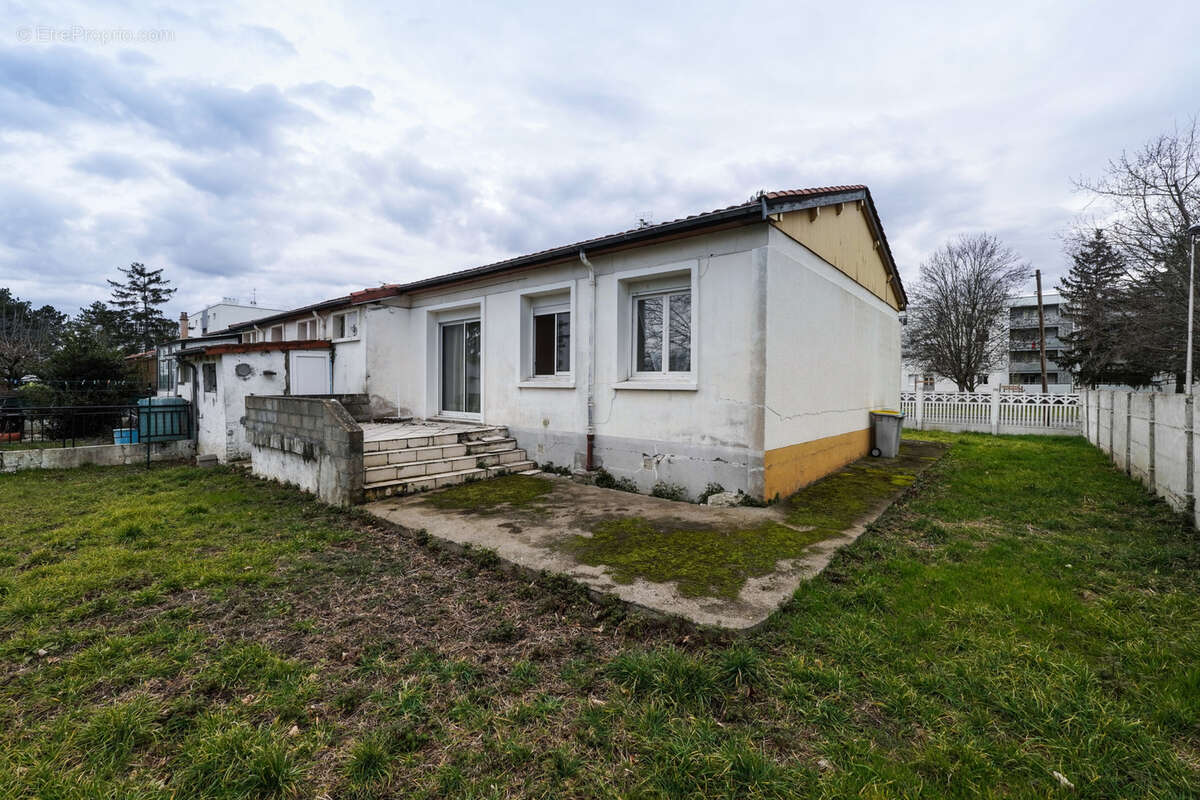 Maison à PONT-DU-CHATEAU