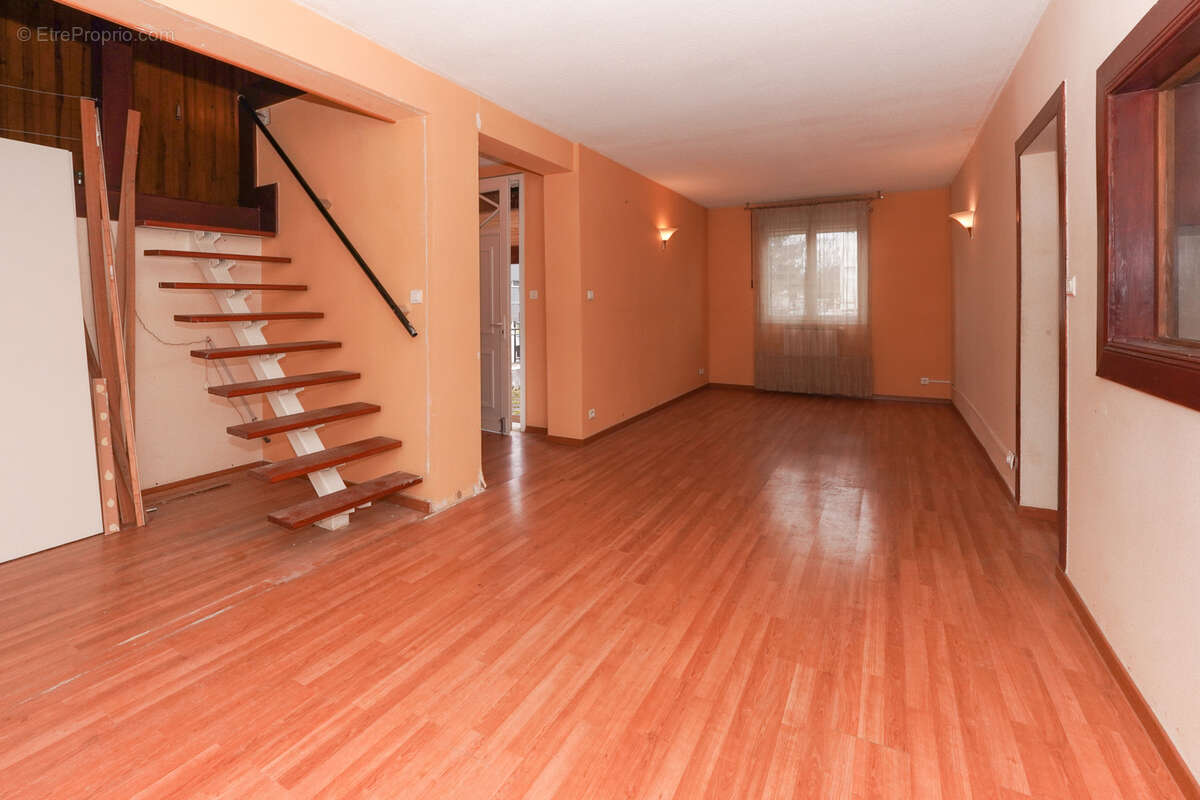 Maison à PONT-DU-CHATEAU