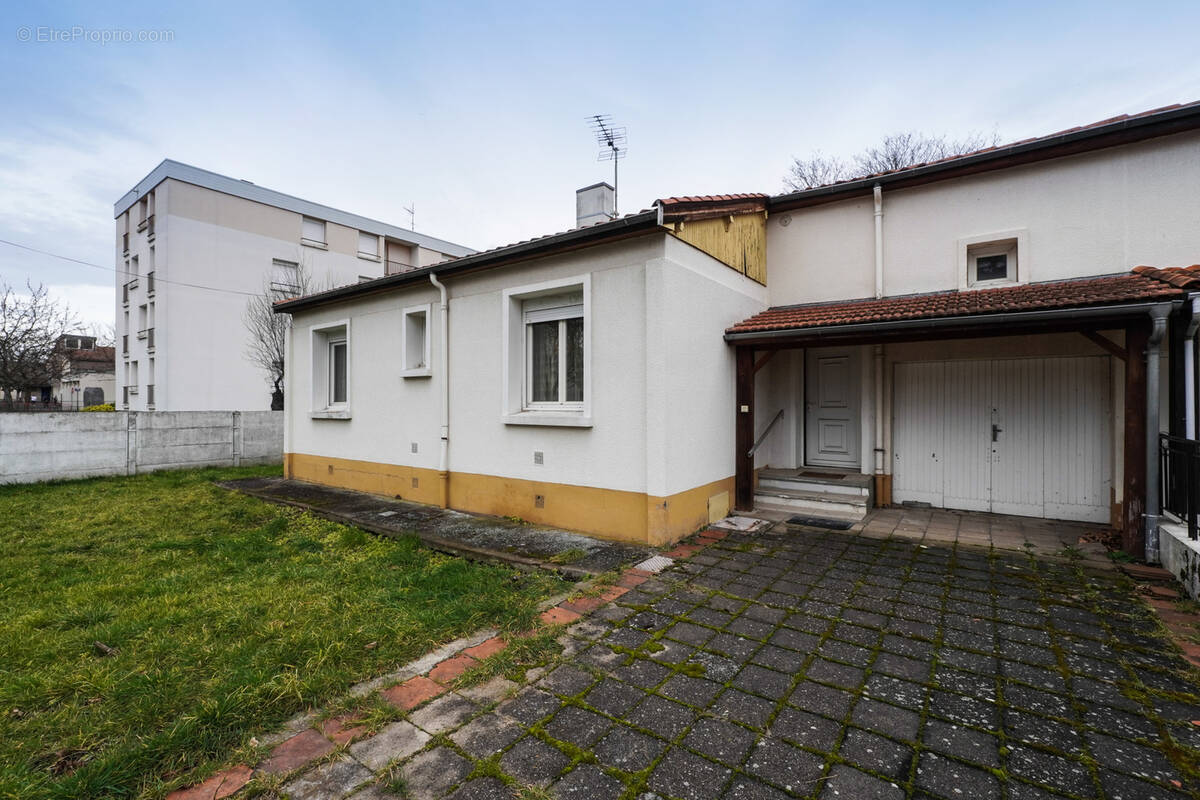 Maison à PONT-DU-CHATEAU