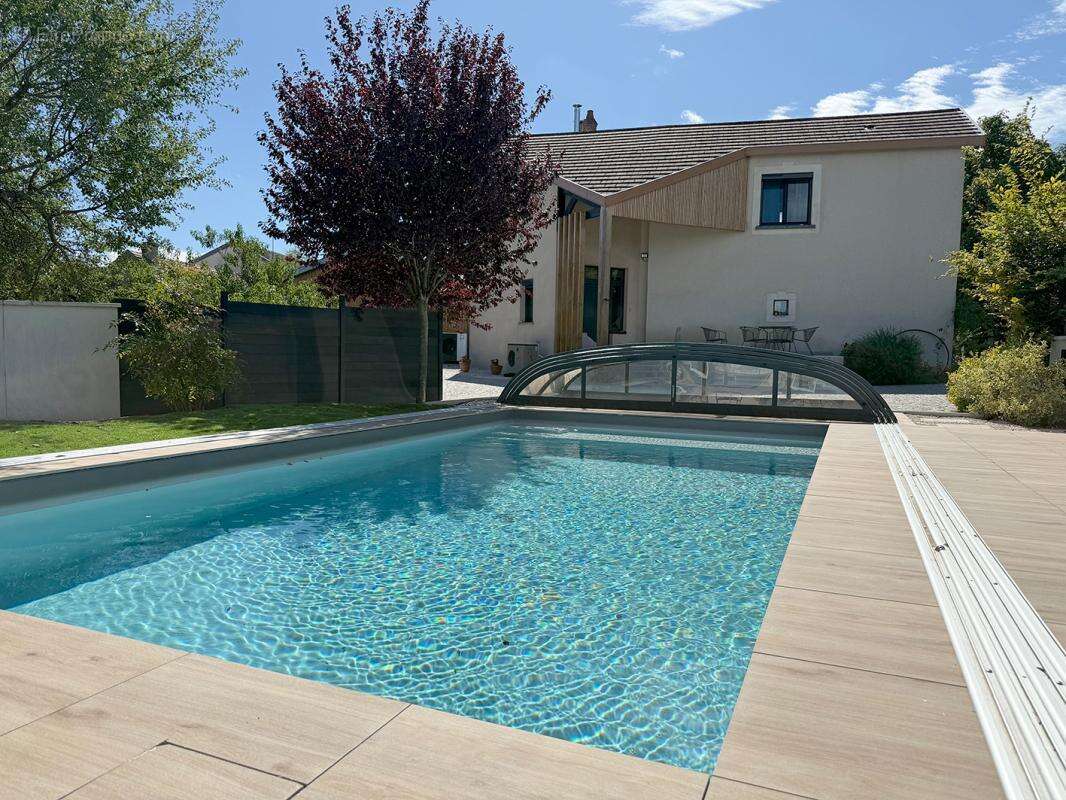 Maison à CORCELLES-LES-MONTS