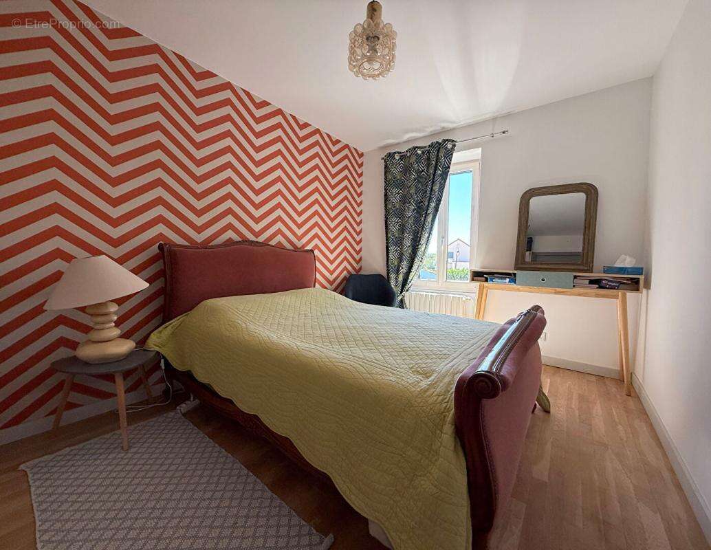 Maison à CORCELLES-LES-MONTS