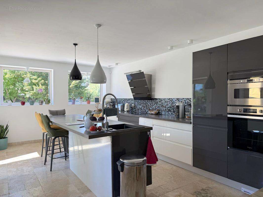 Maison à CORCELLES-LES-MONTS