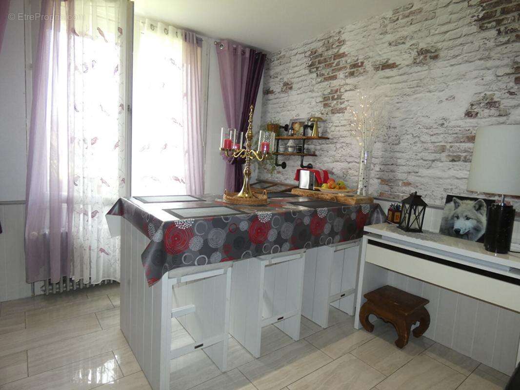 Maison à IVRY-LA-BATAILLE