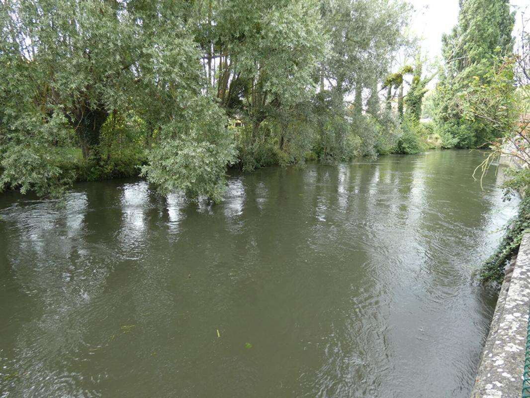 Maison à IVRY-LA-BATAILLE