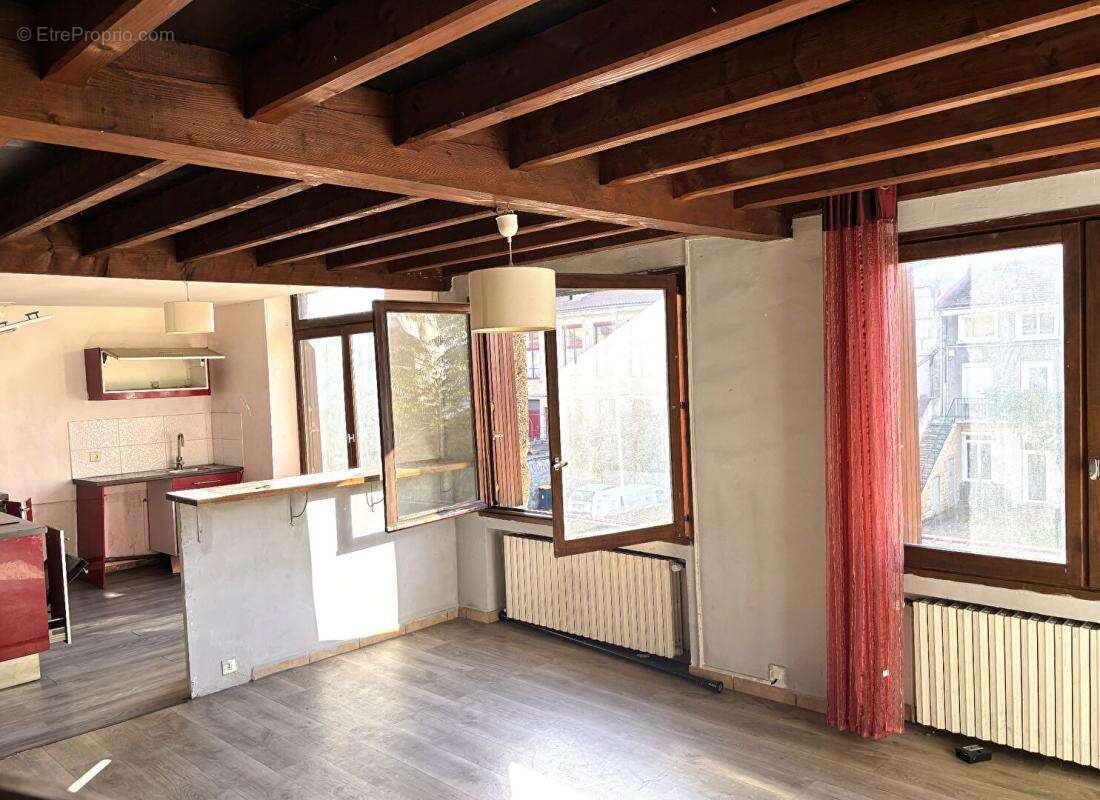 Appartement à SAINT-ETIENNE