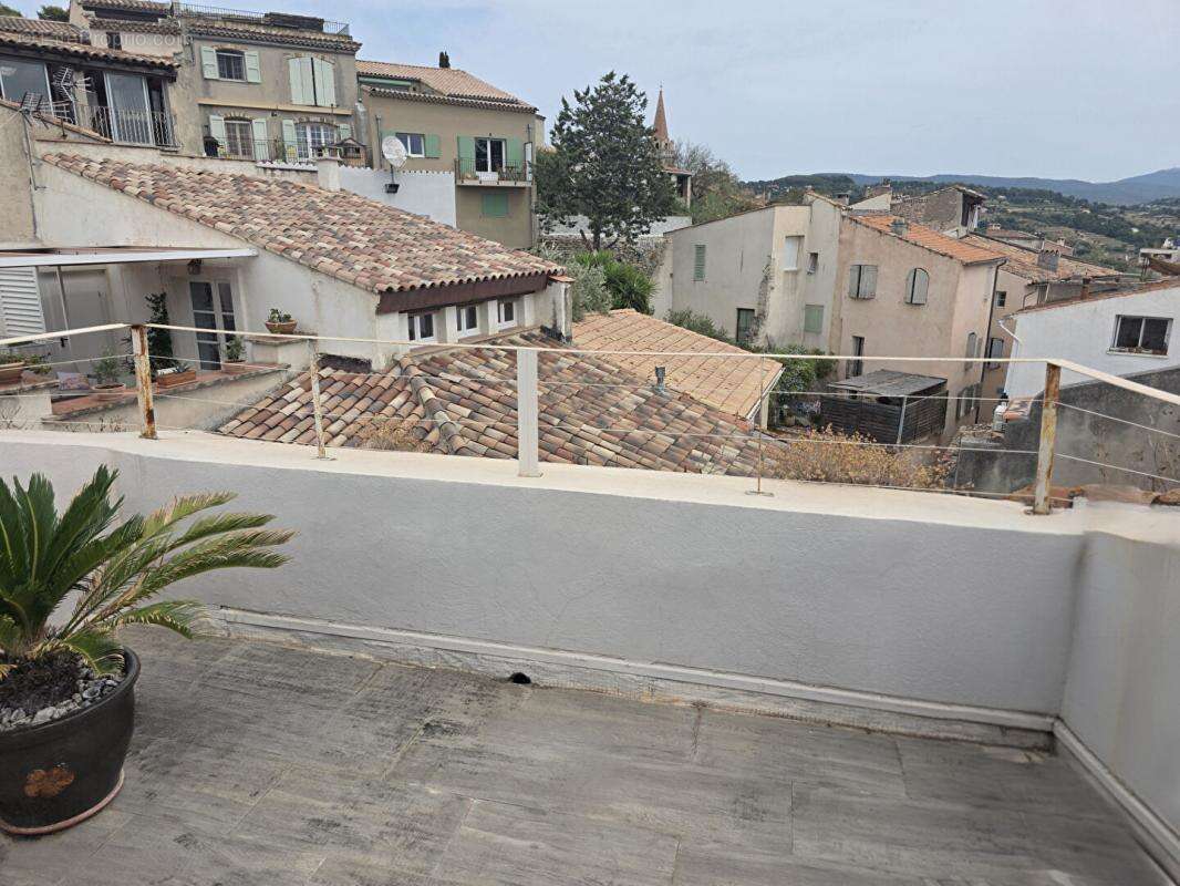 Appartement à LA CADIERE-D&#039;AZUR