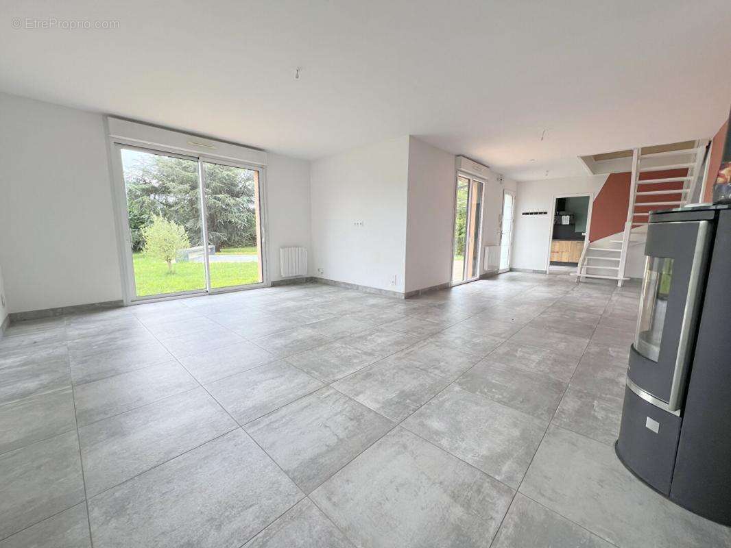 Maison à SAVIGNE-L&#039;EVEQUE