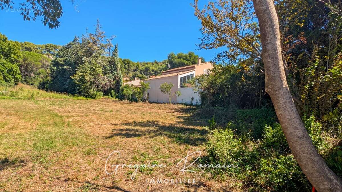 Terrain à SAINT-CHAMAS