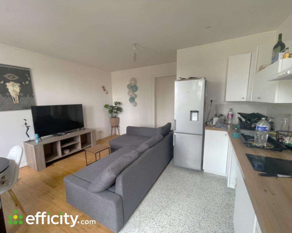 Appartement à SAINT-MEDARD-DE-GUIZIERES