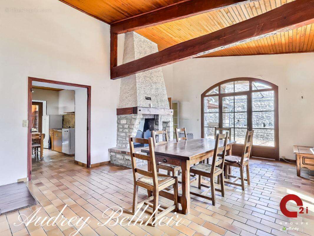 Maison à VEZENOBRES