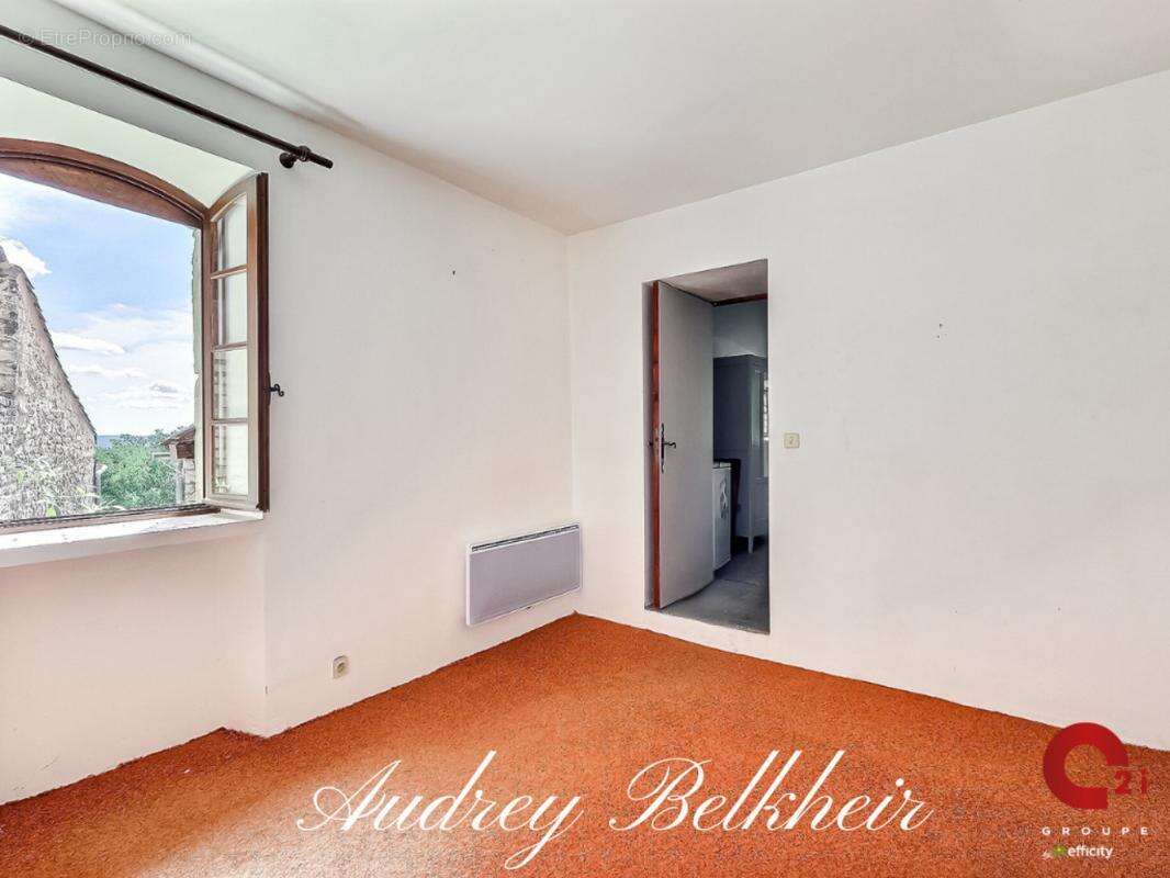 Maison à VEZENOBRES