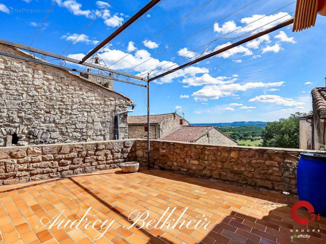 Maison à VEZENOBRES