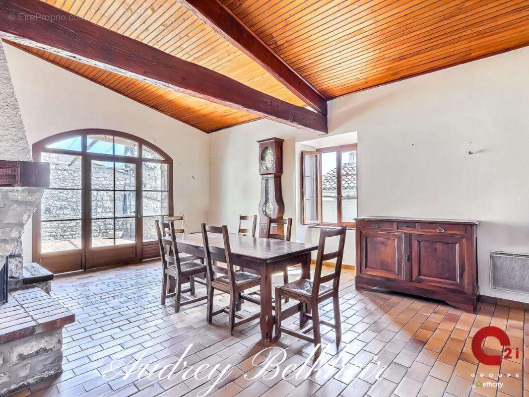 Maison à VEZENOBRES