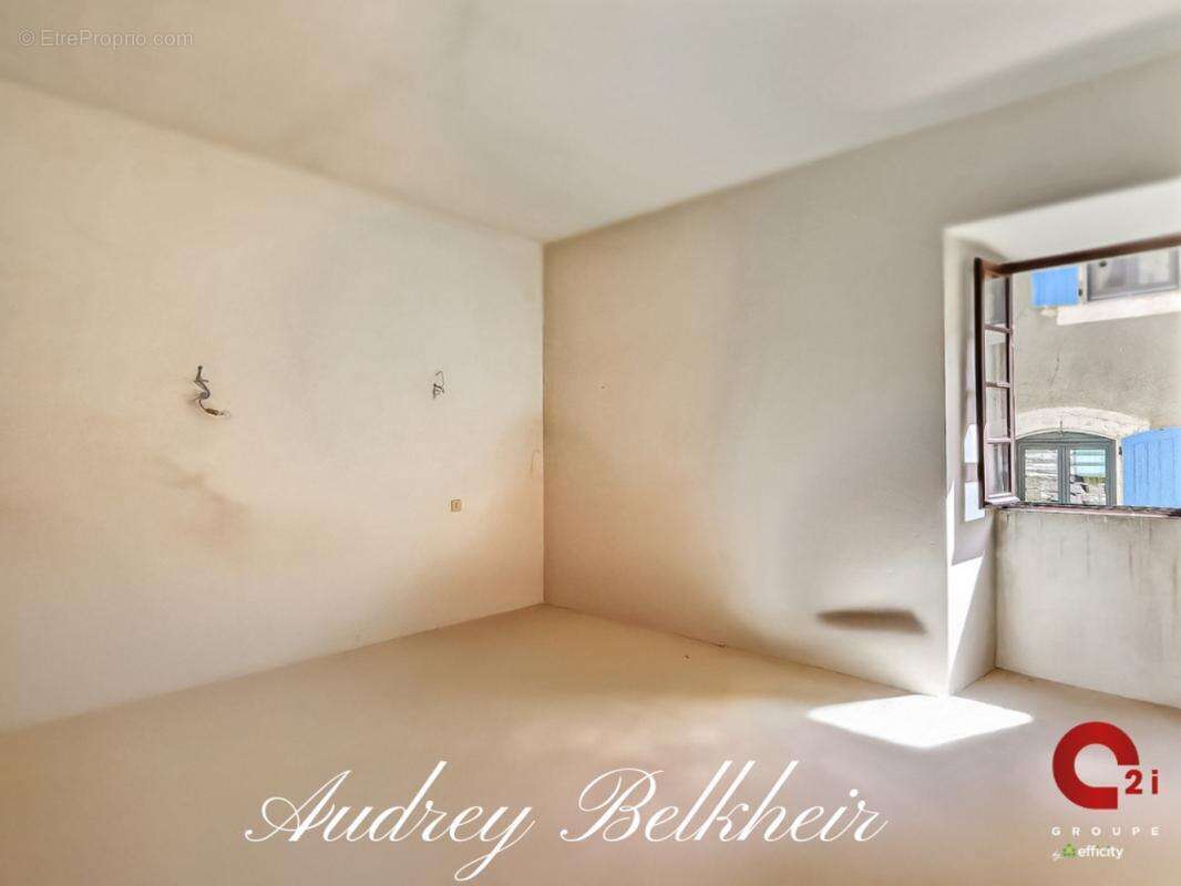 Maison à VEZENOBRES