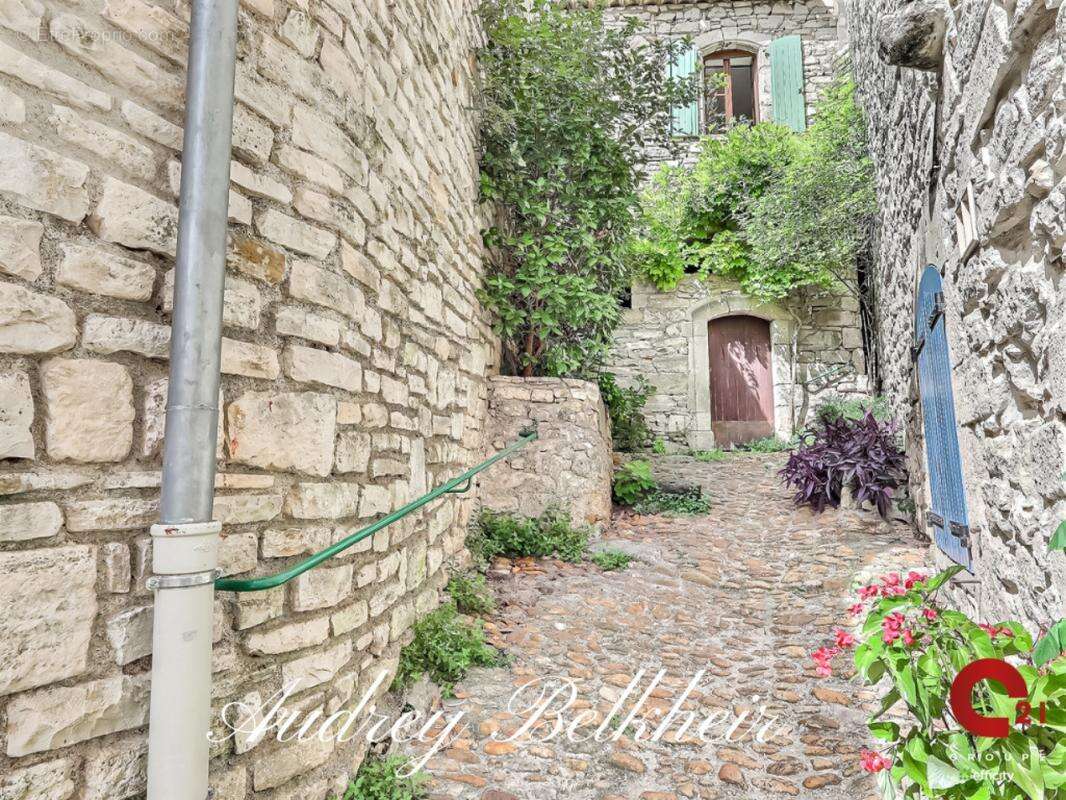 Maison à VEZENOBRES