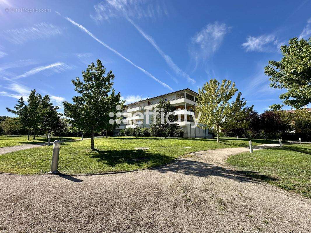 Appartement à FROUZINS