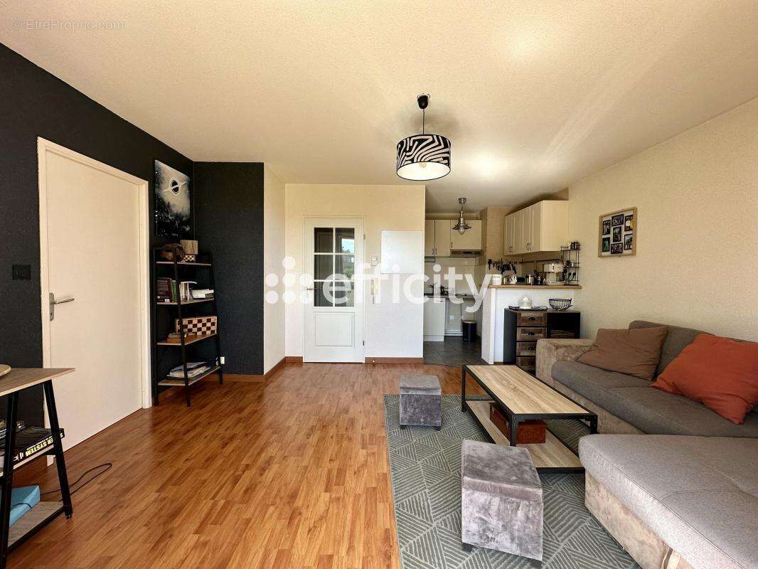 Appartement à FROUZINS