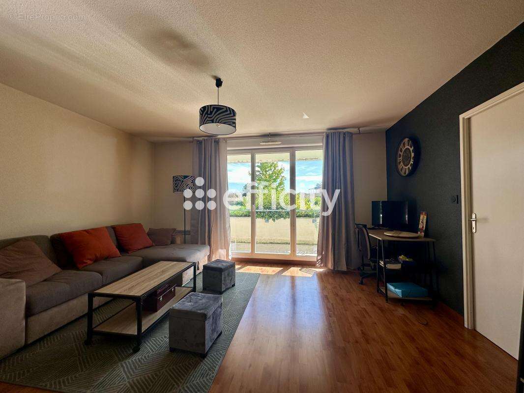 Appartement à FROUZINS