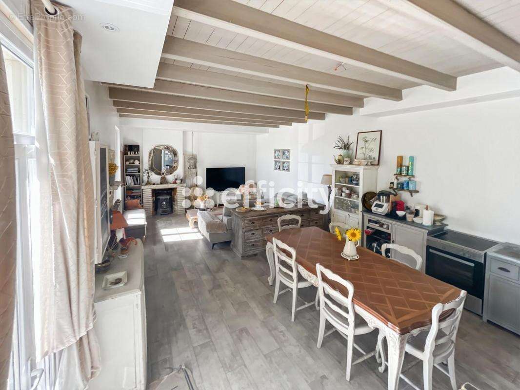 Maison à SAINT-LAURENT-DES-VIGNES