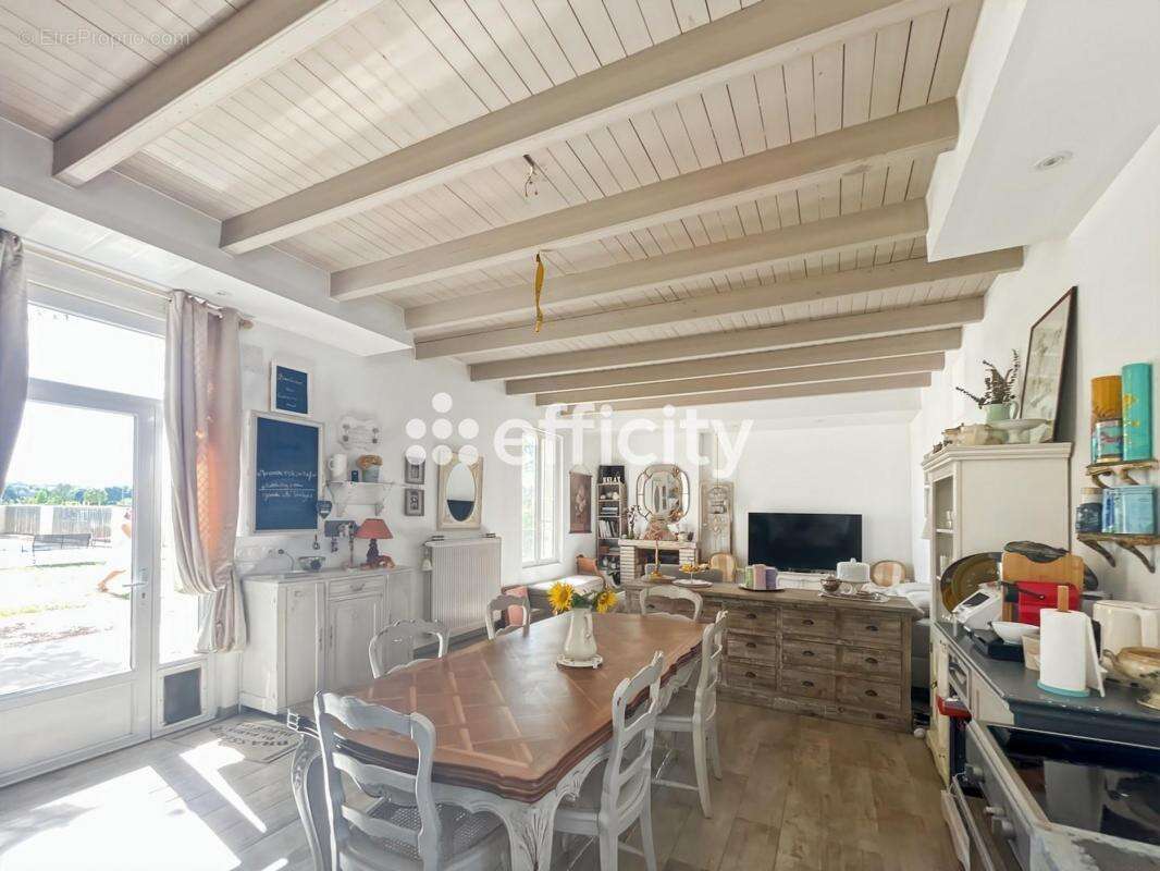 Maison à SAINT-LAURENT-DES-VIGNES