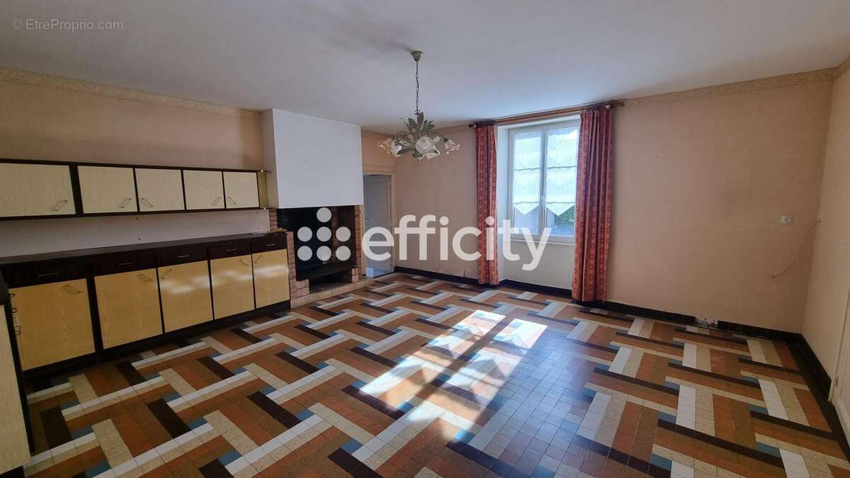 Maison à VILLEFAGNAN