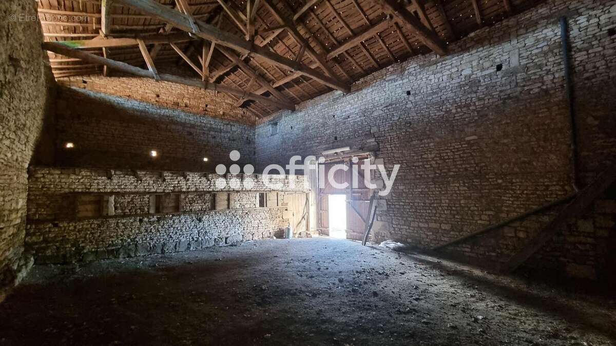 Maison à VILLEFAGNAN