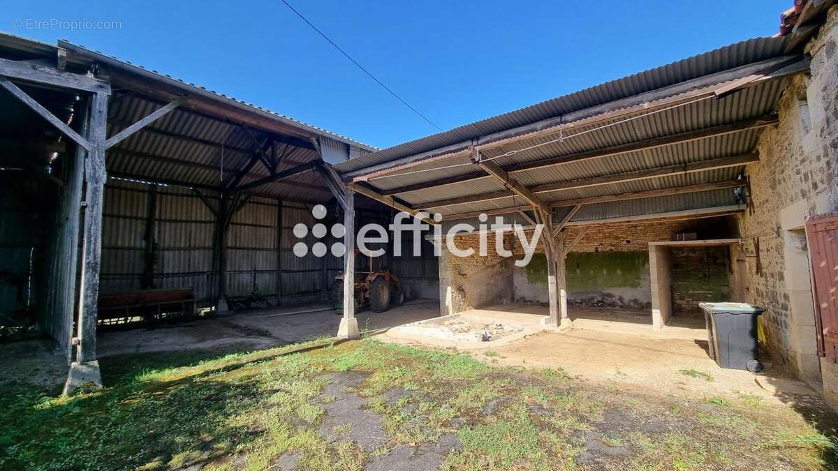 Maison à VILLEFAGNAN