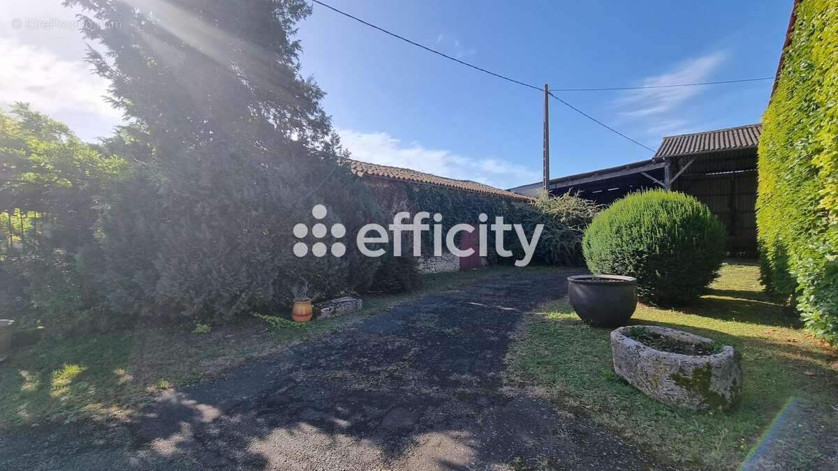 Maison à VILLEFAGNAN