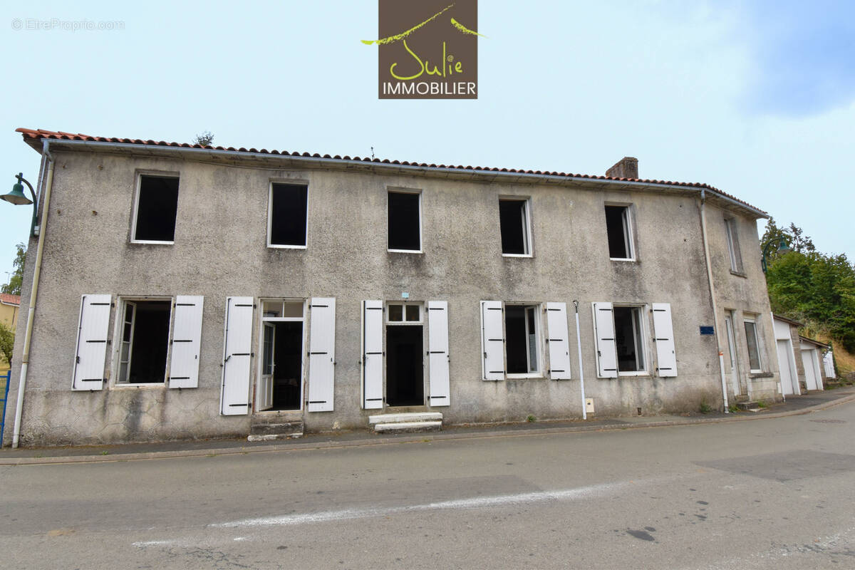 Maison à LA FORET-SUR-SEVRE