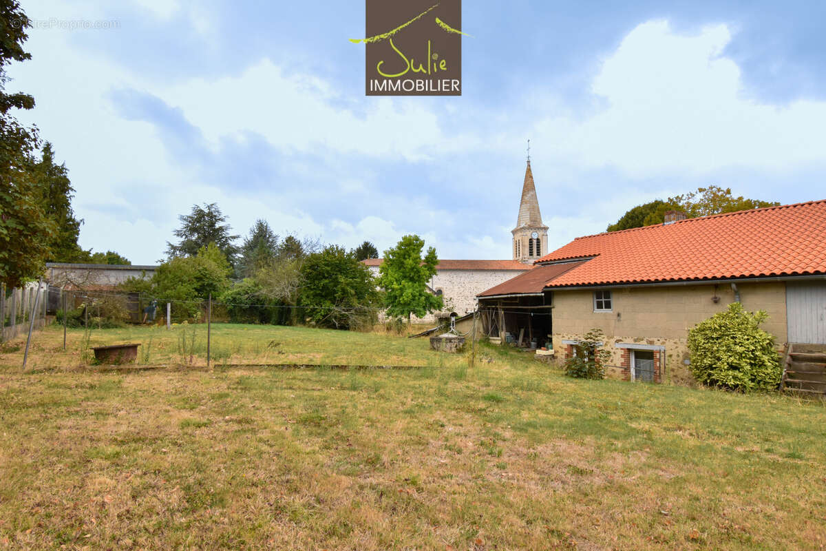 Maison à LA FORET-SUR-SEVRE