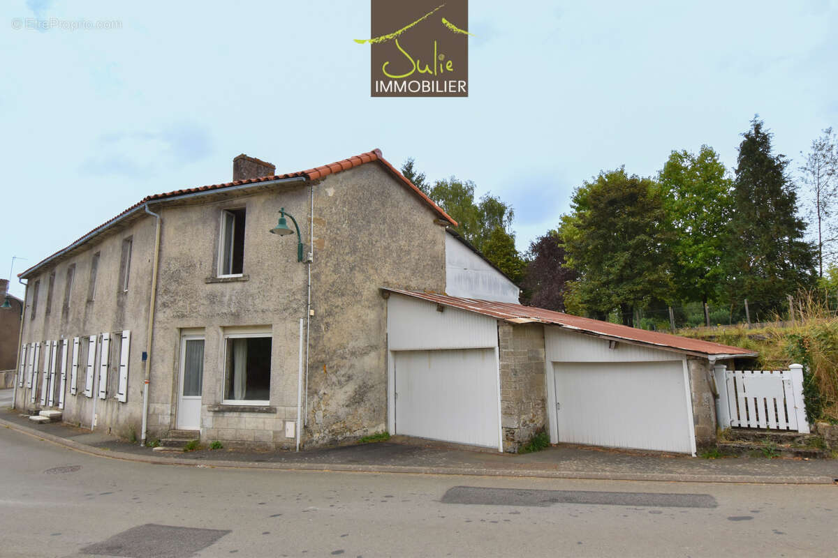 Maison à LA FORET-SUR-SEVRE