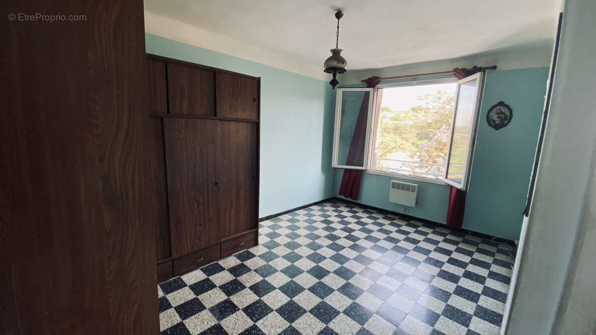 Appartement à MARSEILLE-3E