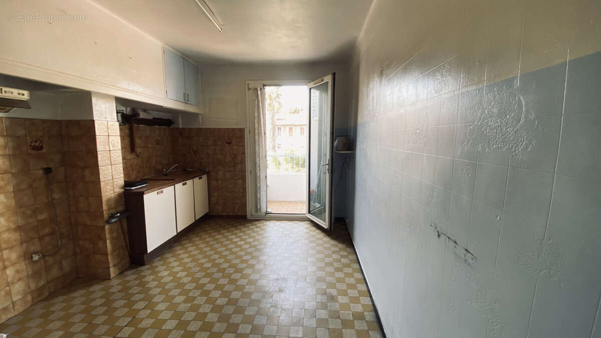 Appartement à MARSEILLE-3E