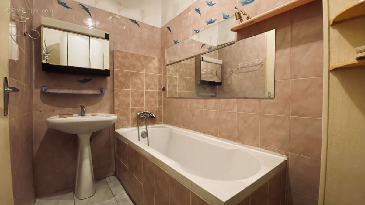 Appartement à MARSEILLE-3E